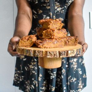 4 finds to set the tone for a cozy Fall in your home + a deliciously decadent salted caramel sweet potato blondies recipe that is easy to make and perfect for the season. by Dash of Jazz