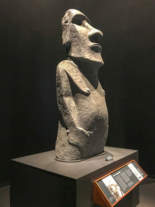 Rapa Nui statue at Bisho Museum, Oahu, Hawaii