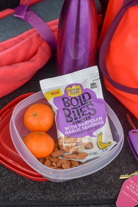 snack pack with mandarin oranges, almonds, and Foster Farms Bold Bites