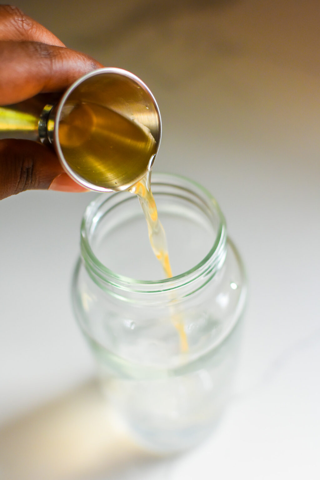 Perfect Dirty Gin Martini - Dash of Jazz